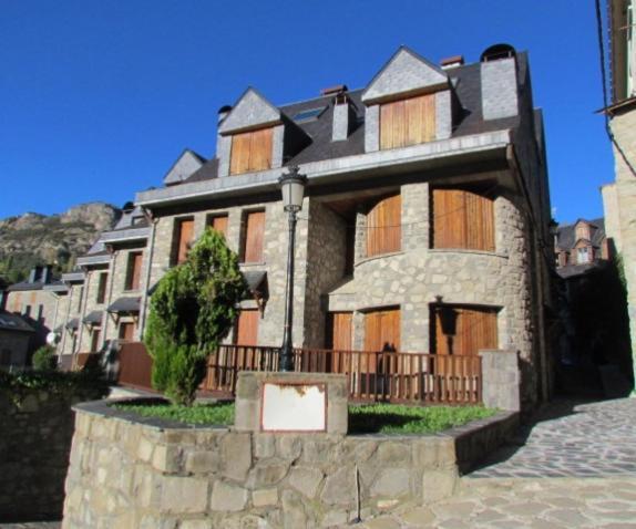 Duplex Quinones Apartment El Pueyo de Jaca Bagian luar foto